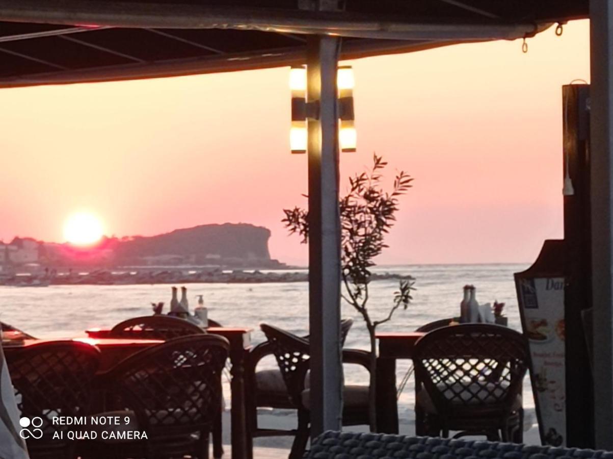 Ninos On The Beach Hotel Рода Екстериор снимка