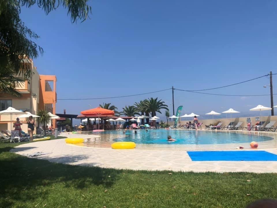 Ninos On The Beach Hotel Рода Екстериор снимка