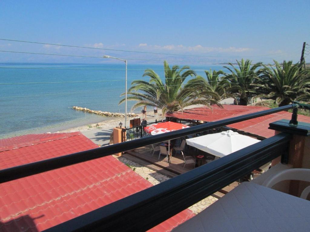 Ninos On The Beach Hotel Рода Стая снимка