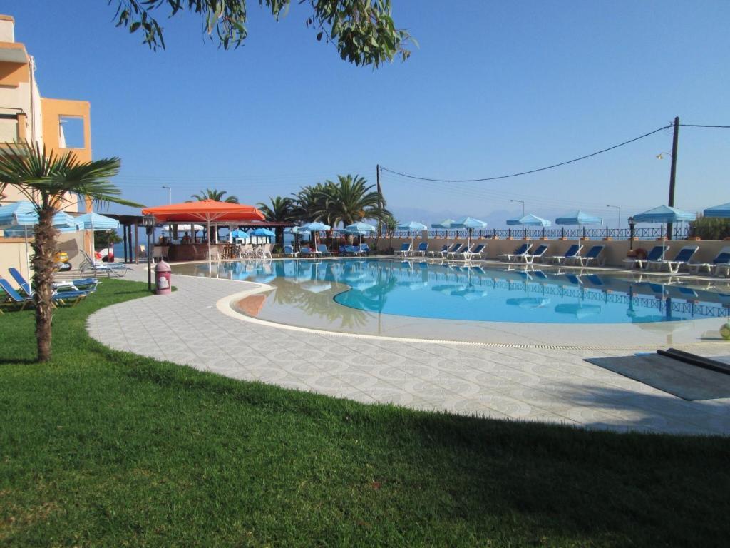 Ninos On The Beach Hotel Рода Екстериор снимка