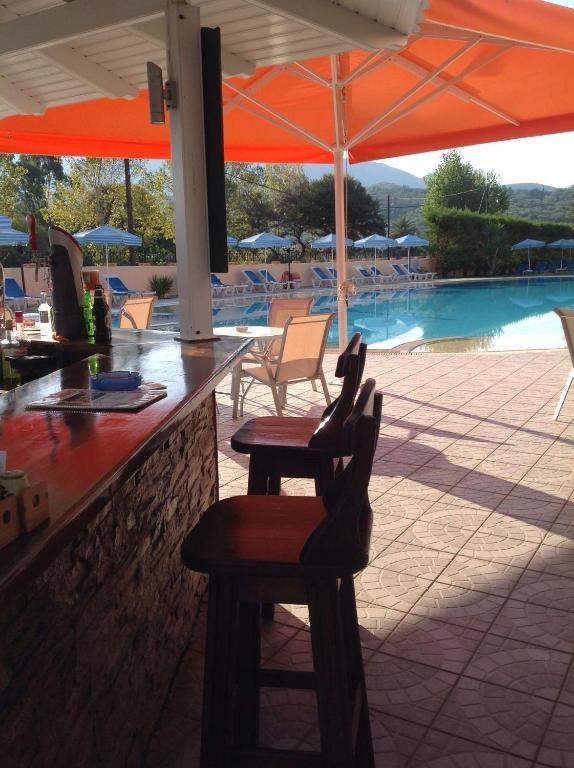 Ninos On The Beach Hotel Рода Екстериор снимка